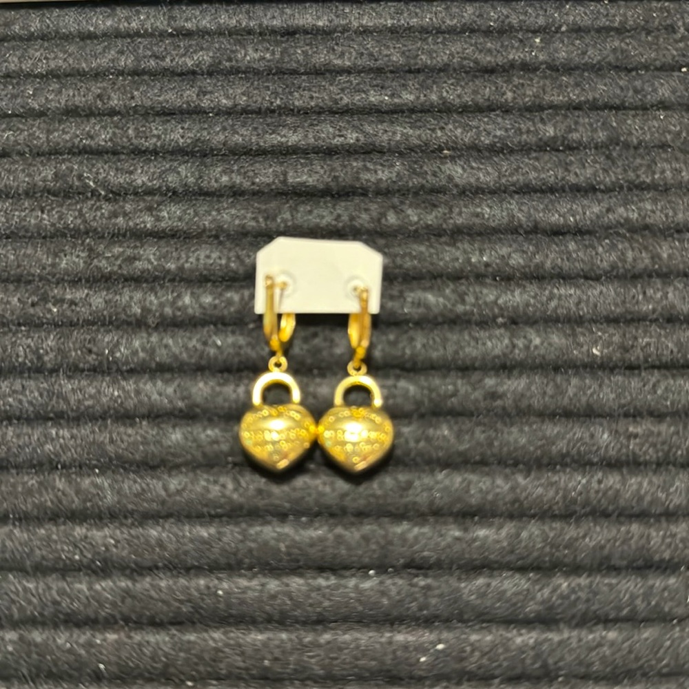 18K Saudi Gold Heart Dangling Earrings - Picture 3 of 3